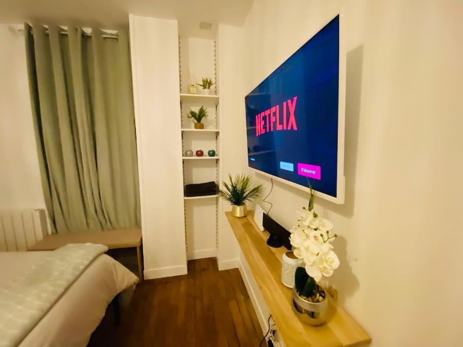 Studio Avec Lit Queen Size Au Pied Du Tramway 3. Villemomble Ngoại thất bức ảnh