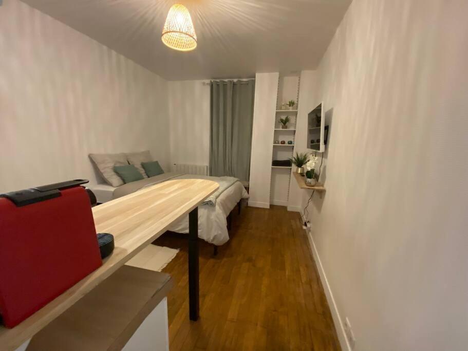 Studio Avec Lit Queen Size Au Pied Du Tramway 3. Villemomble Ngoại thất bức ảnh